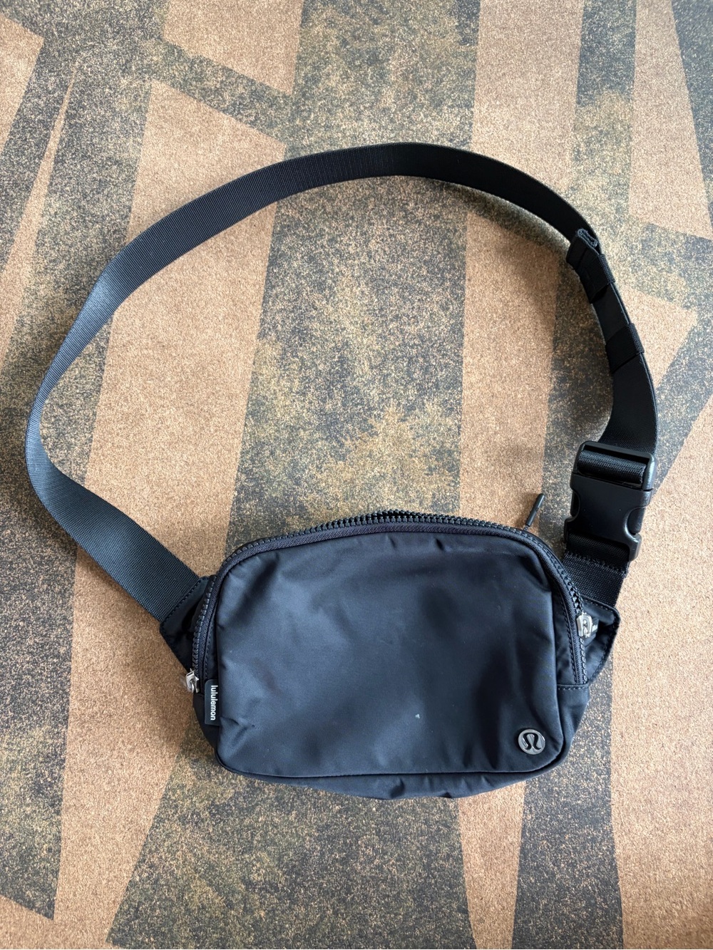 Lululemon Athletica - Everywhere Belt Bag in Black